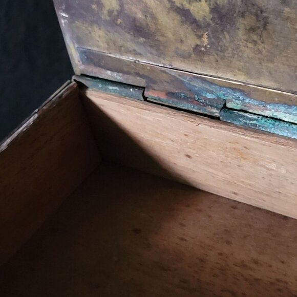 Antique Chinese Enamel on Brass Floral Cigarette Box With Hinged Lid *Read - Picture 11 of 11